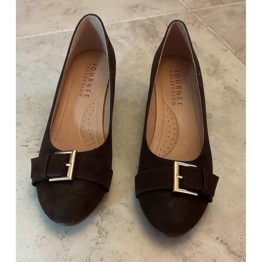 Journee Collection Shoe 8.5 Women's Grayson Wedge 2 Inch Heel